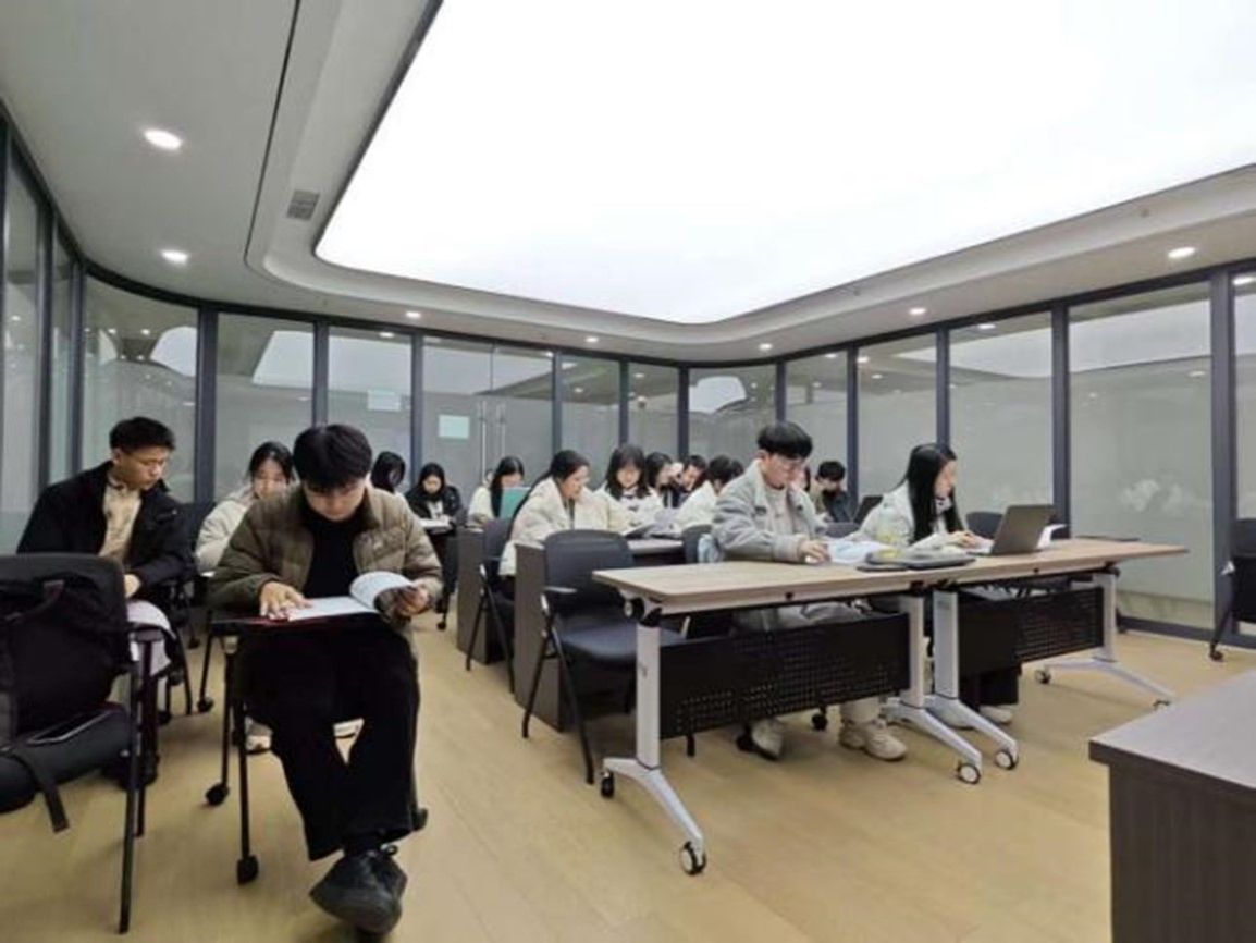 工商管理学院开展党务工作专题培训会